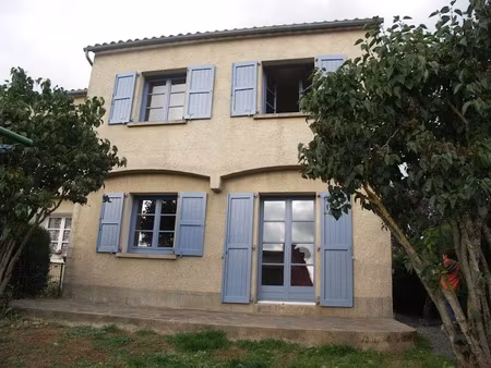 location maison 5 pièces 100 m² à saint-flour (15100)  850 €