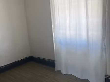 location maison 5 pièces 200 m² à sochaux (25600)  1 000 €