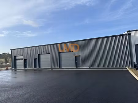 location locaux professionnels 2 pièces à gimont (32200)  1 860 €