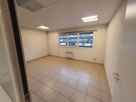 location locaux professionnels 7 pièces 100 m² à perols (34470)  1 200 €
