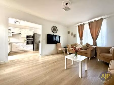 vente maison à sainte-pazanne (44680) : à vendre / 74m² sainte-pazanne