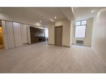 location appartement  m² t-2 à castres  541 €