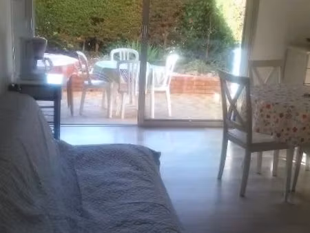 f1 de 36m² avec terrasse de 15m² et parking