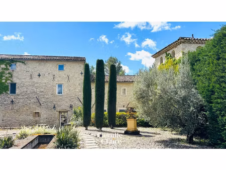 loft - maison de ville en copropriété avec jardin et piscine