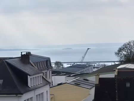 t5 brest 89 m2 vue mer ascenseur balcon stationnement