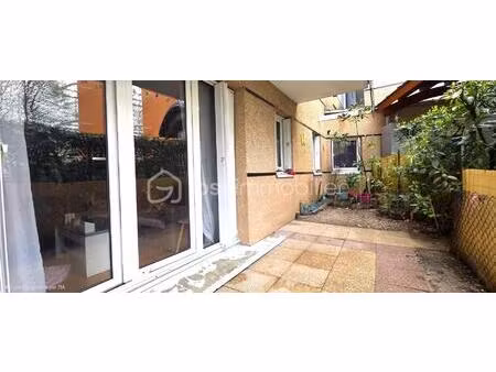 f3 de 65 m² avec terrasse et jardinet – résidence sécurisée