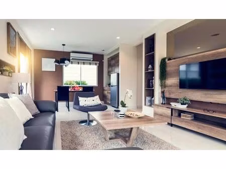 *charmant 2 pièces avec balcon en coeur de ville*