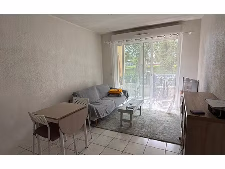 location appartement  m² t-2 à mont-de-marsan  450 €