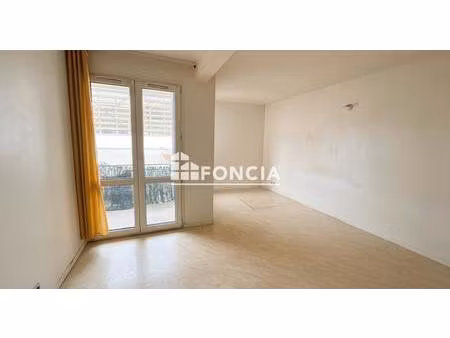 appartement avec balcon et ascenseur !