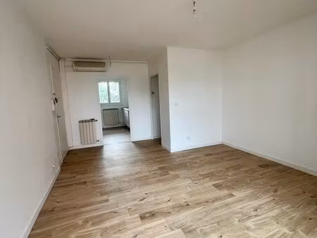 lumineux t3 60m² entièrement rénové – balcon – parking sécurisé – romans-sur-isère