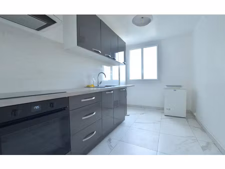 location appartement  70 m² t-4 à saint-priest  900 €