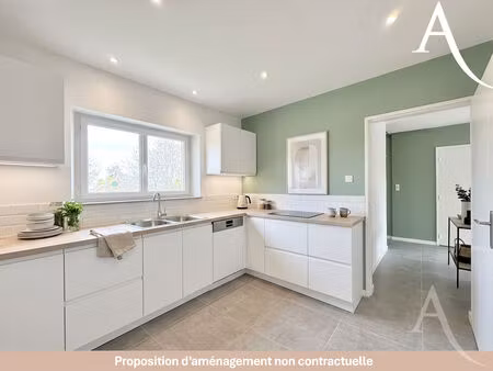 spacieux t4 avec son garage  ses balcons  son jardin et sa cave