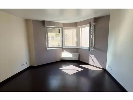 location appartement  m² t-2 à strasbourg  708 €