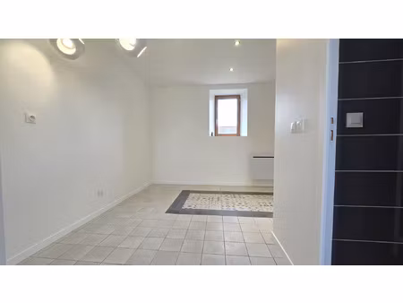 studio de 21m2 avec 2 parkings .