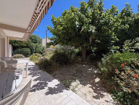 toulon bas faron : rez de jardin dans petite résidence fermé