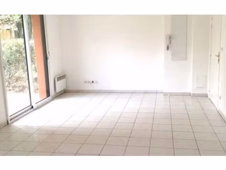 location appartement  m² t-3 à toulouse  838 €