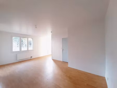 grand t1 bis de 55 m² - proche fac des tanneurs