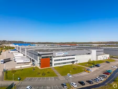 location entrepôt saint-quentin-fallavier 38070 23301m²