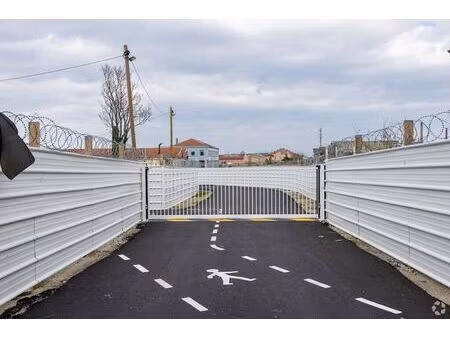 location local d’activités vénissieux 69200 1975m²