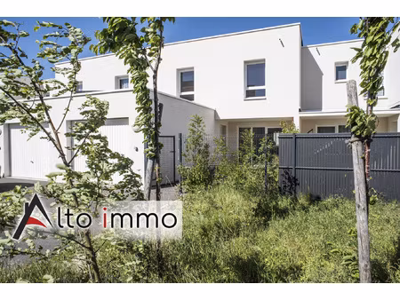maison contemporaine 4 chambres avec garage quartier calme