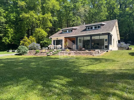 a vendre aux portes de périgueux  dans un environnement campagne  maison de type 6