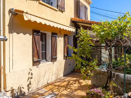 maison avec jardin  studio indépendant et fort potentiel -- m