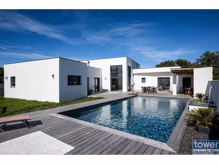 maison contemporaine avec piscine