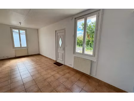 location maison  m² t-2 à saint-jean-de-la-ruelle  837 €