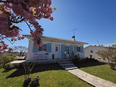 maison familiale confortable avec un espace de vie polyvalent