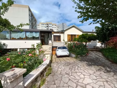 maison individuelle 106 m2 hab. + sous-sol 100 m2 parce