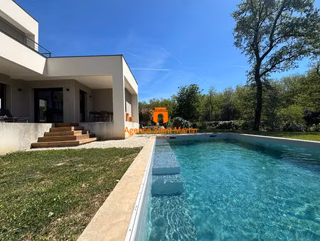 belle villa contemporaine de 160m² avec piscine  garage et dépendance
