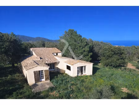 bien rare  maison façon hacienda entièrement à rénover avec