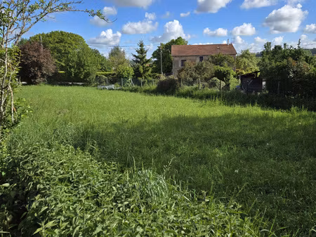 terrain plat constructible de 1212 m2