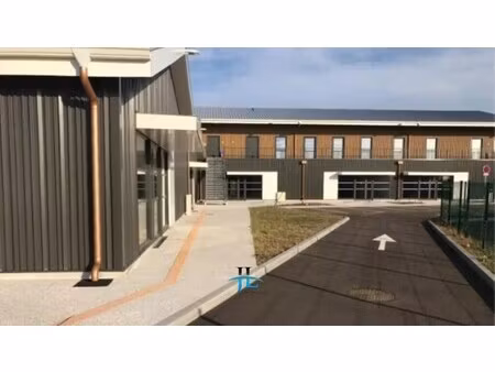 location commerce audenge 33980 170m²