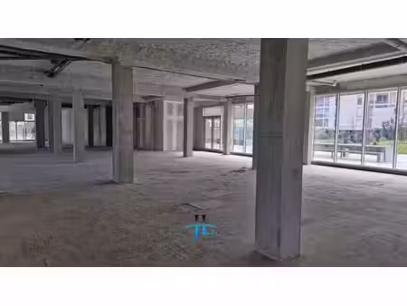 location commerce bordeaux 33300 855m²