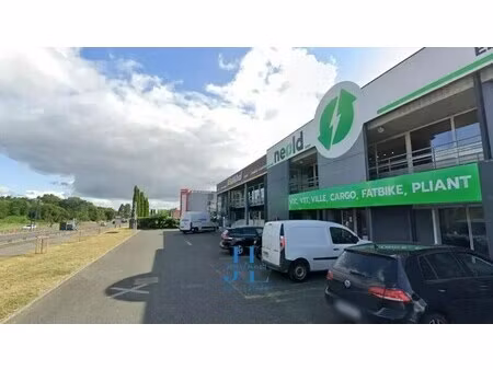 location commerce bordeaux 33300 900m²