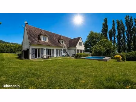 propriété 7 pièces 196 m²