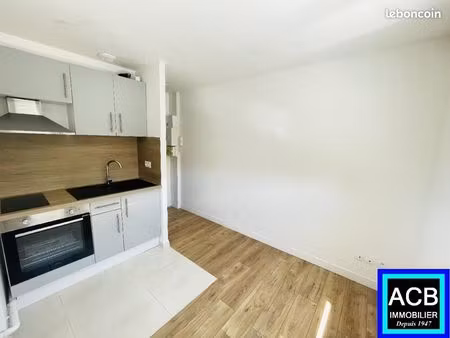 studio 1 pièce 14 m²