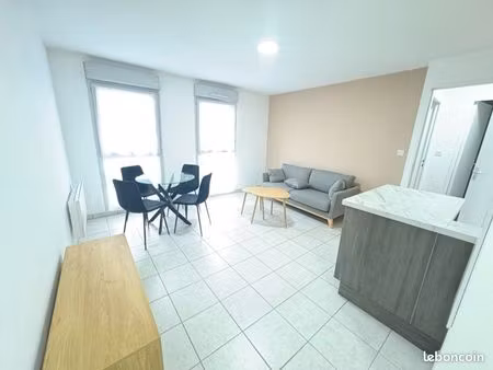 f2 meublé avec garage secteur grand clément