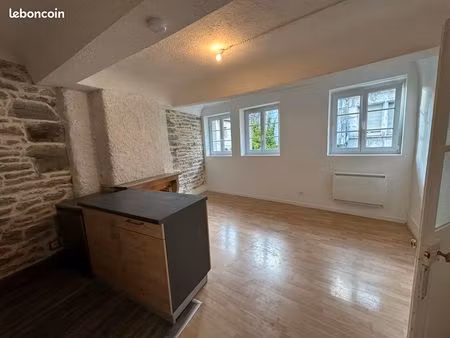 t2 de caractère 36 m² au cœur historique square castan