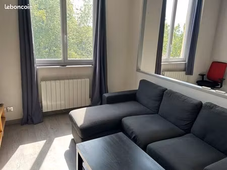 t2 bis meublé de 50 m² bon état