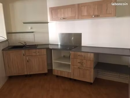 loue f3 duplex centre malo  rue calme avec parking