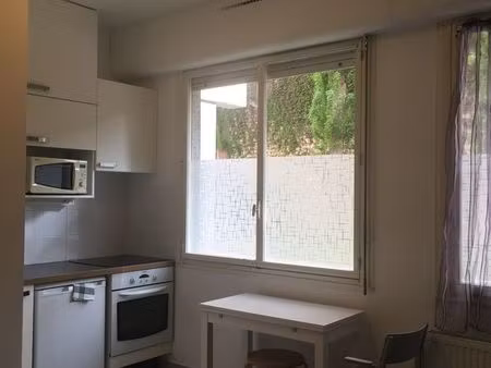 paris 14eme studio 20m2 dans résidence calme