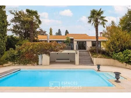 maison 7 pièces 270 m²