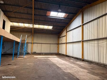 hangar de 240 m2