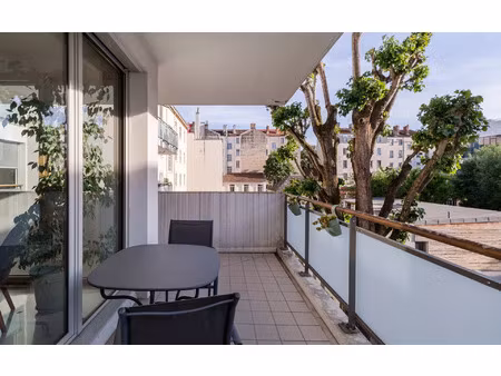 appartement 114.9 m² t-5 à vendre  615 000 €