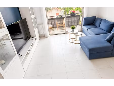 appartement six-fours-les-plages 61.57 m² t-3 à vendre  255 000 €