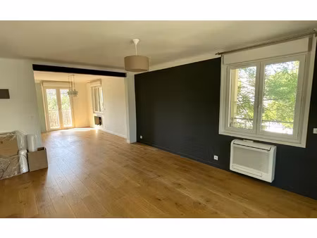location appartement  84 m² t-3 à montpellier  1 190 €