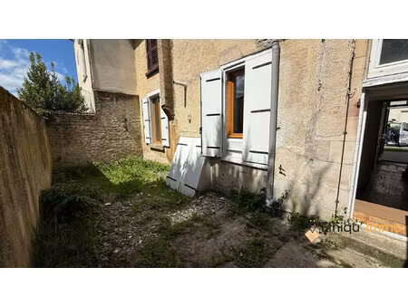 à louer – appartement 3 pièces de 47 m² avec cour privative