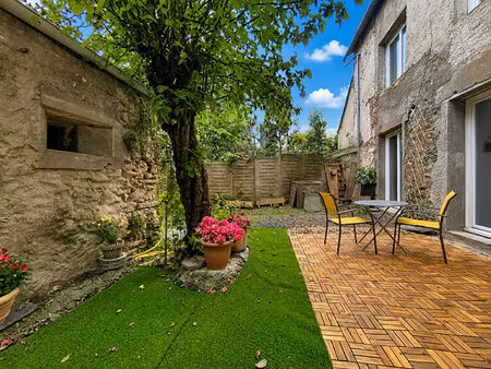 maison de bourg pleine de charme à montjean-sur-loire